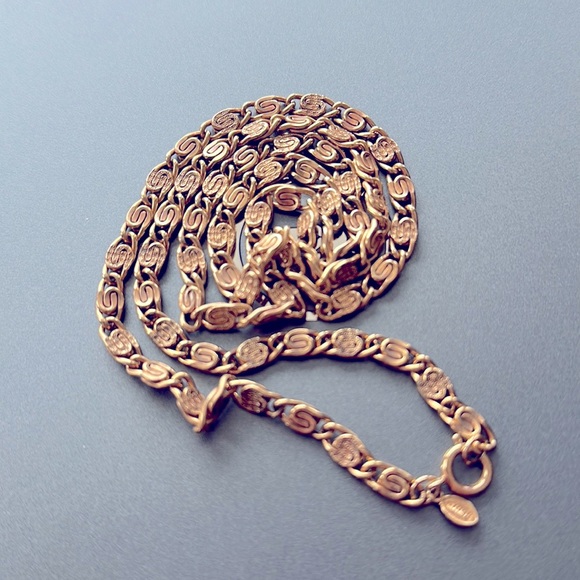 Vtg AVON Finishing Touch Long Gold Tone Necklace Snail Link Flat Chain 30”Opera - Picture 7 of 7